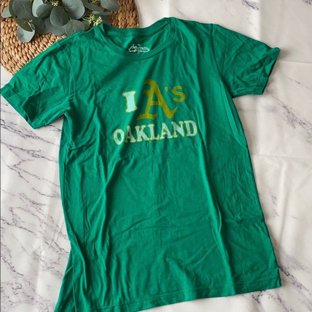 NWOT- Oakland Athletics crewneck shirt- Size XL